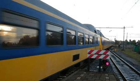 Vrouw mag trein schoonspuiten voor verjaardag